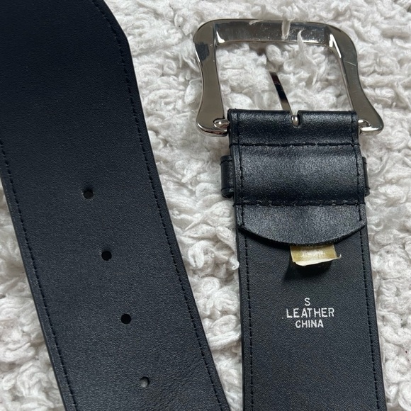 Express Solid Black Vintage Women’s Leather Belt Wide Size Small Silver Buckle - Picture 4 of 5